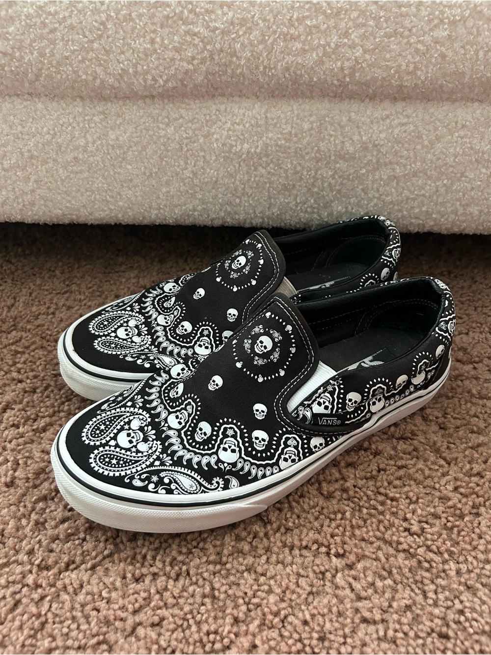 Women’s Size 9 Vans Slip-On Skate Shoes - Black & White Skull Bandana Print